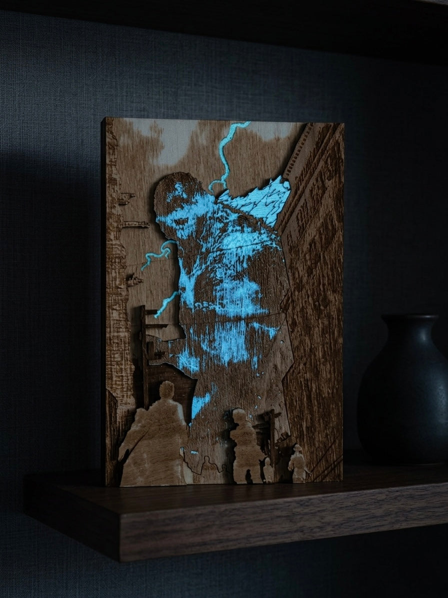 Œuvre artisanale Godzilla brillante dans le noir après exposition à la lumière ou aux UV
